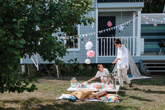 Outdoor Watch Parties: The 3-Hour Sunscreen Plan